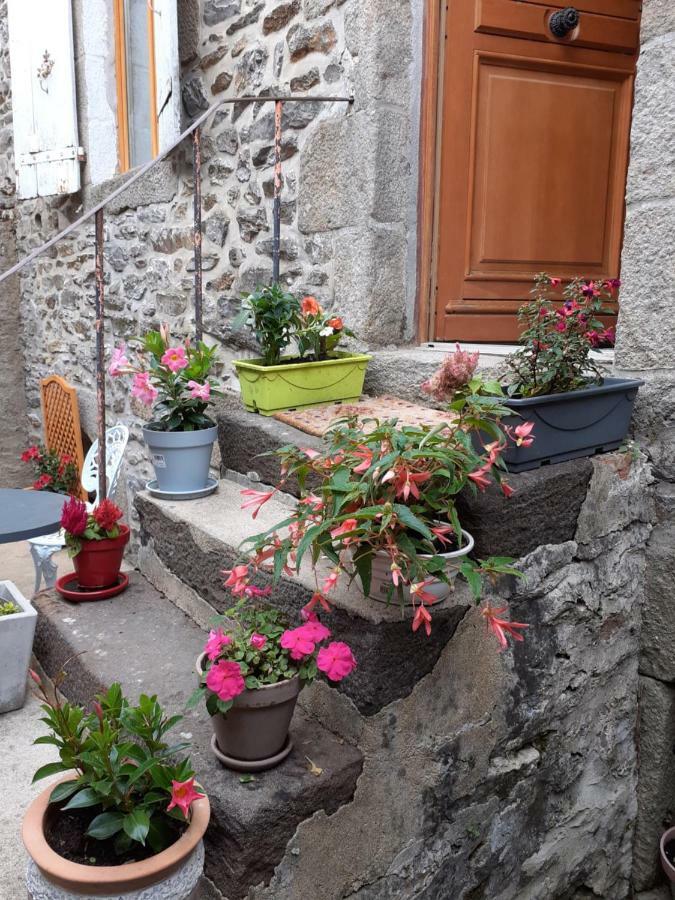 Апартаменти Le Refuge Des Alpes Mancelles Fresnay-sur-Sarthe Екстер'єр фото